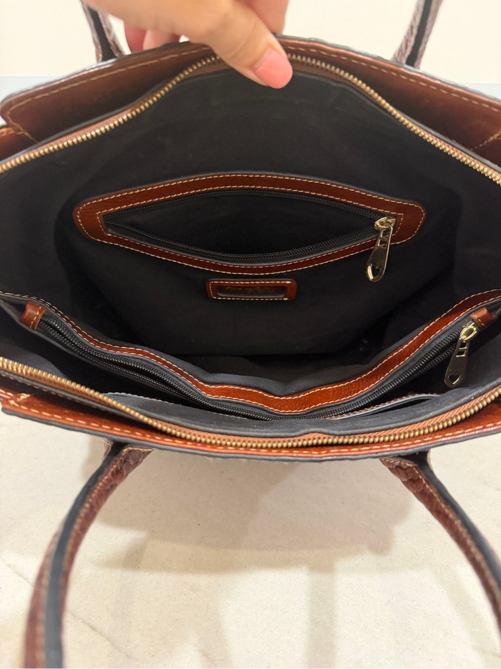 Pijushi Brown Croc-Embossed Leather Tote Bag - Picture 9 of 16
